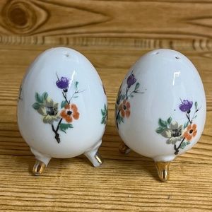 Vintage Ceramic Salt And Pepper Shakers Enesco Eggs Floral Gold Trim
